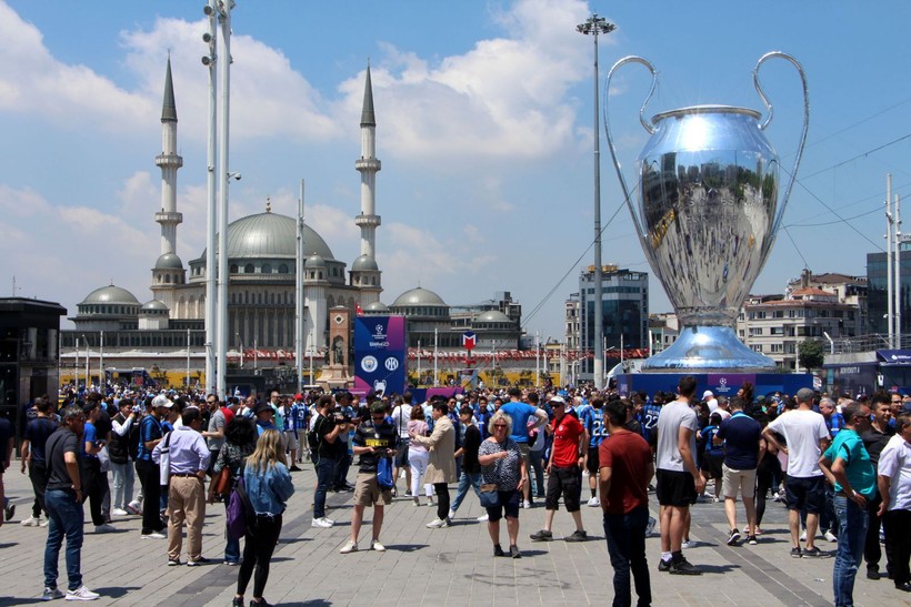 UEFA Şampiyonlar Ligi Finali için İstanbul'a gelen Avrupalı taraftarlar bilet bulmak için kara borsaya düştü - Resim: 5
