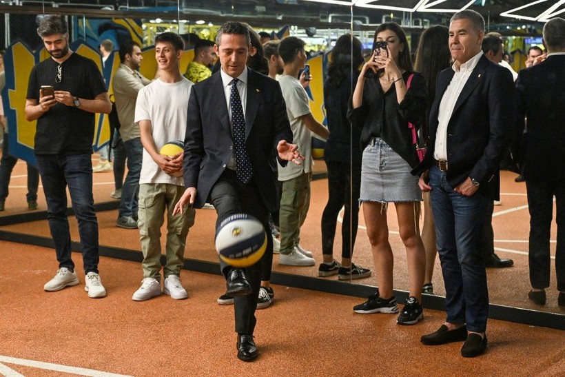 Beşiktaş ve Fenerbahçe yeni sezon formalarını tanıttı! Dikkat çeken detaylar - Resim: 18