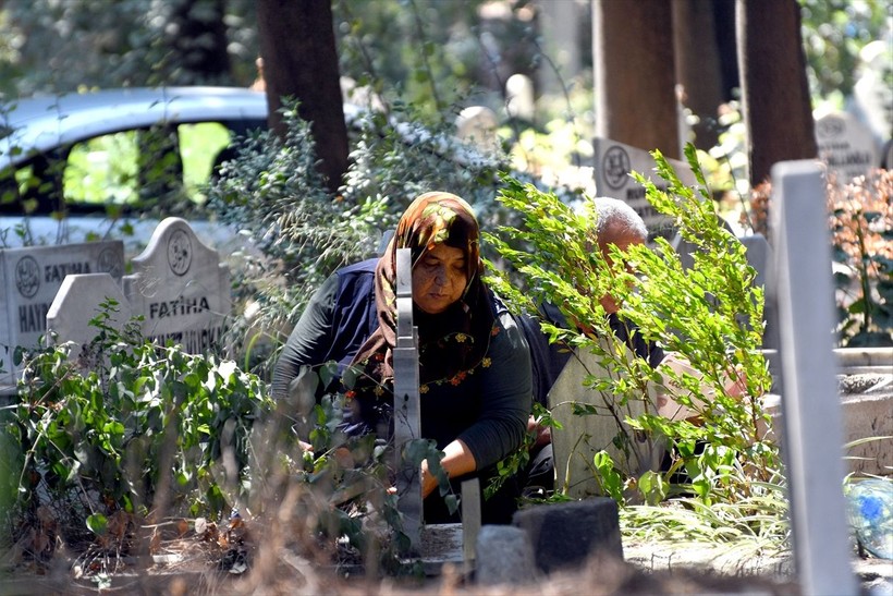 Deprem bölgesinde buruk bayram! Onların ilk ziyareti kabristana - Resim: 10