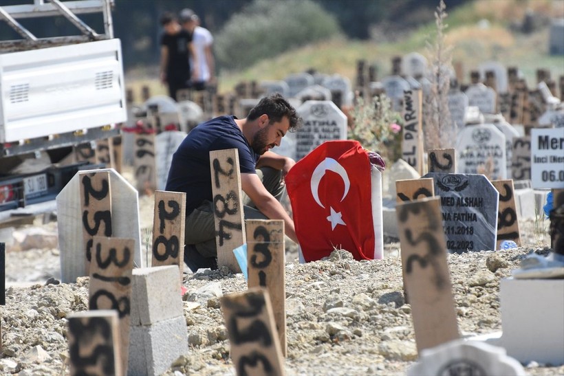 Deprem bölgesinde buruk bayram! Onların ilk ziyareti kabristana - Resim: 13
