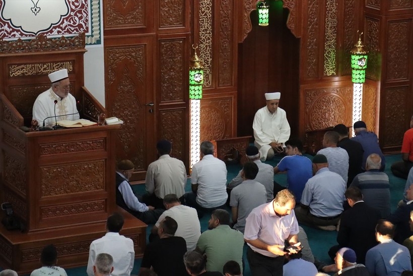 İslam aleminde bayram namazı coşkusu! Camiler doldu taştı - Resim: 123
