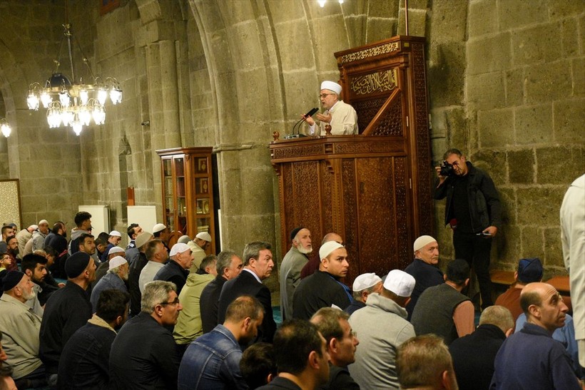 İslam aleminde bayram namazı coşkusu! Camiler doldu taştı - Resim: 113