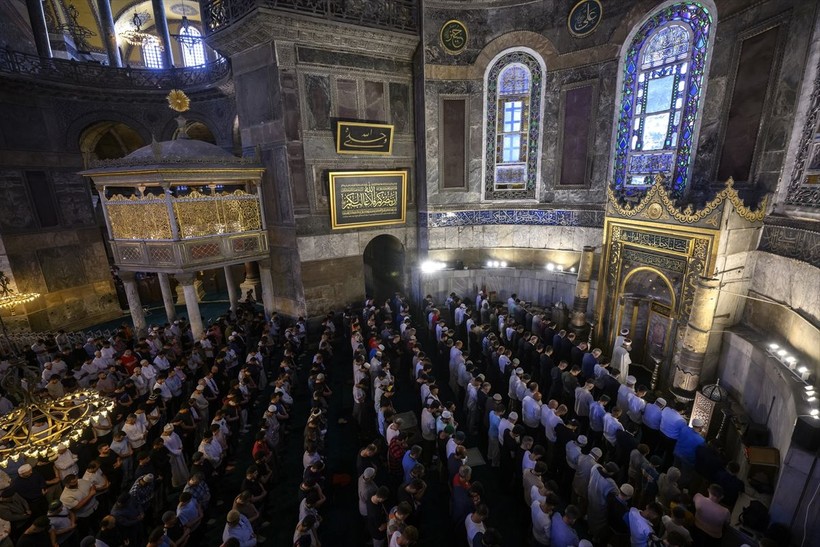 İslam aleminde bayram namazı coşkusu! Camiler doldu taştı - Resim: 17