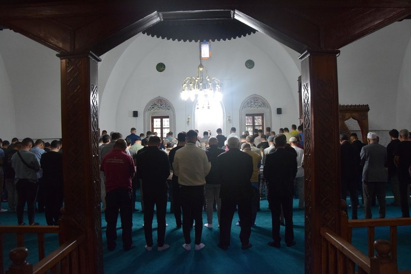 İslam aleminde bayram namazı coşkusu! Camiler doldu taştı - Resim: 111