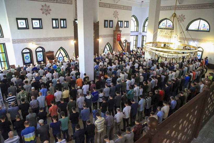 İslam aleminde bayram namazı coşkusu! Camiler doldu taştı - Resim: 106