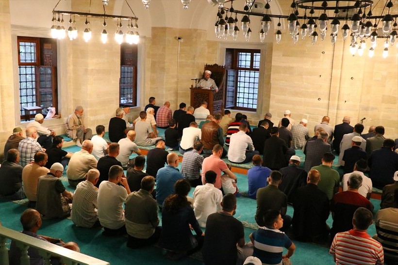 İslam aleminde bayram namazı coşkusu! Camiler doldu taştı - Resim: 102