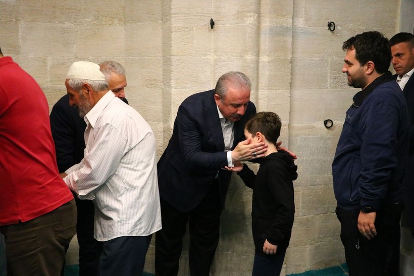 İslam aleminde bayram namazı coşkusu! Camiler doldu taştı - Resim: 104