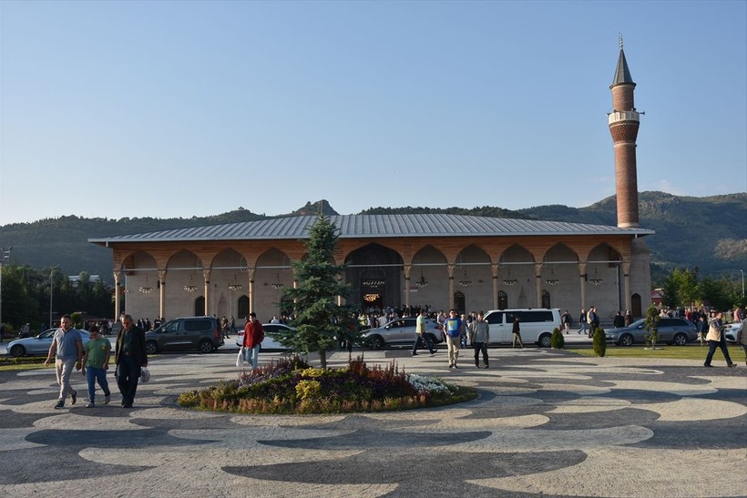 İslam aleminde bayram namazı coşkusu! Camiler doldu taştı - Resim: 97