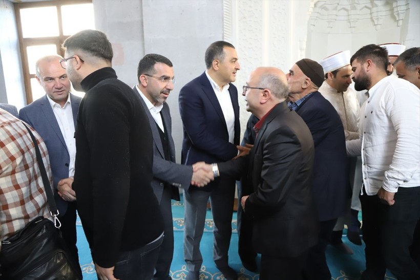 İslam aleminde bayram namazı coşkusu! Camiler doldu taştı - Resim: 93