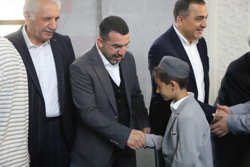 İslam aleminde bayram namazı coşkusu! Camiler doldu taştı - Resim: 95