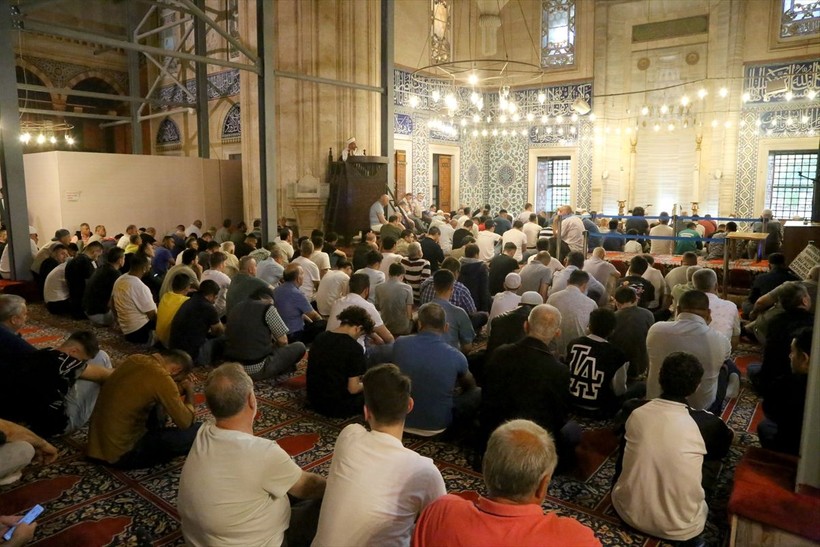 İslam aleminde bayram namazı coşkusu! Camiler doldu taştı - Resim: 85