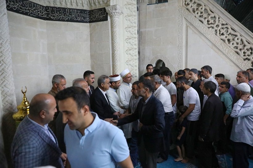 İslam aleminde bayram namazı coşkusu! Camiler doldu taştı - Resim: 80