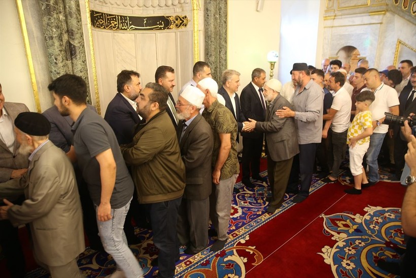 İslam aleminde bayram namazı coşkusu! Camiler doldu taştı - Resim: 74