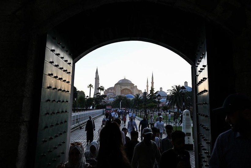 İslam aleminde bayram namazı coşkusu! Camiler doldu taştı - Resim: 14