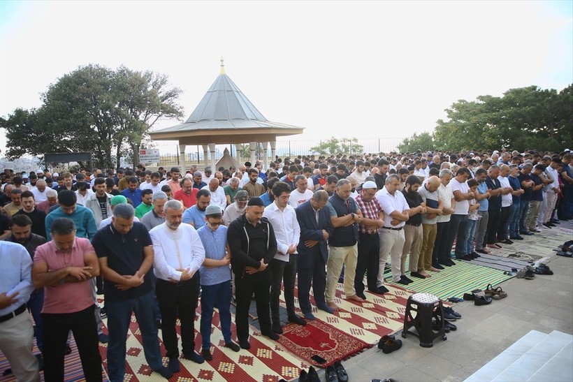 İslam aleminde bayram namazı coşkusu! Camiler doldu taştı - Resim: 171
