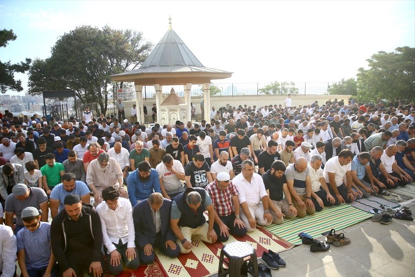 İslam aleminde bayram namazı coşkusu! Camiler doldu taştı - Resim: 173