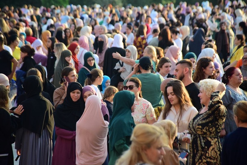 İslam aleminde bayram namazı coşkusu! Camiler doldu taştı - Resim: 164