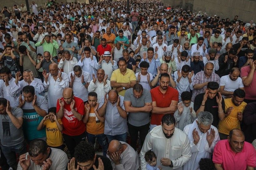İslam aleminde bayram namazı coşkusu! Camiler doldu taştı - Resim: 184