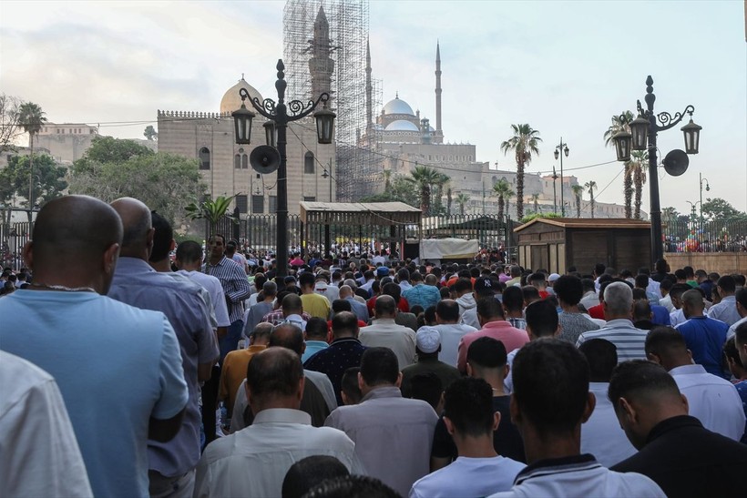 İslam aleminde bayram namazı coşkusu! Camiler doldu taştı - Resim: 189
