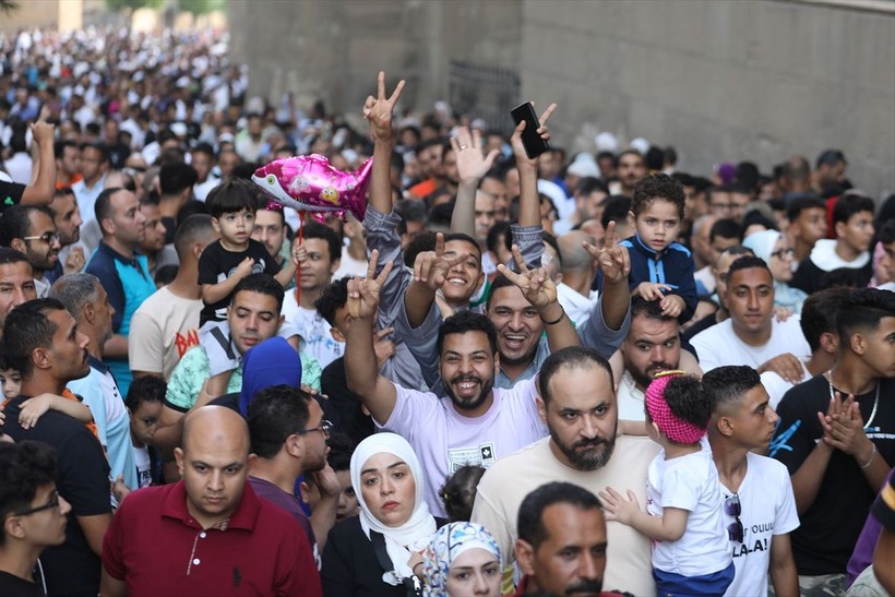 İslam aleminde bayram namazı coşkusu! Camiler doldu taştı - Resim: 199