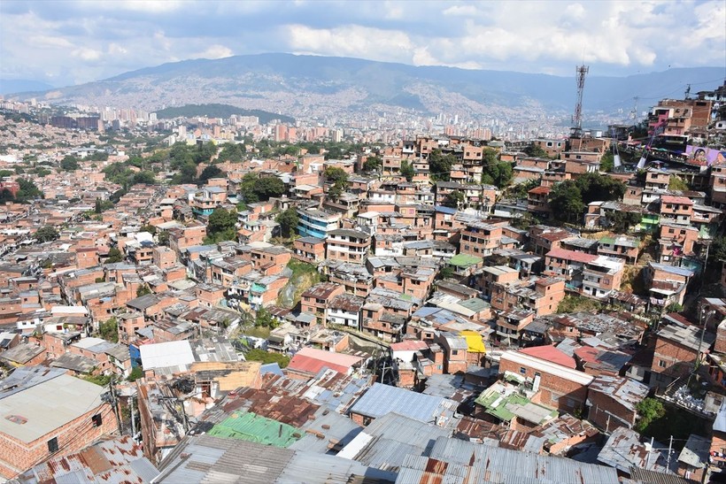 Kolombiya'nın tehlikeli bölgesi "Comuna 13", çetelerden arındıktan sonra cazibe merkezi oldu - Resim: 20