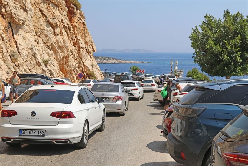 Antalya'nın turist akınına uğrayan Kaş ilçesinden enfes görüntüler! İşte dünyaca ünlü Kaputaj plajı - Resim: 9
