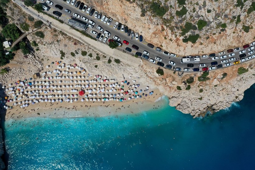 Antalya'nın turist akınına uğrayan Kaş ilçesinden enfes görüntüler! İşte dünyaca ünlü Kaputaj plajı - Resim: 20
