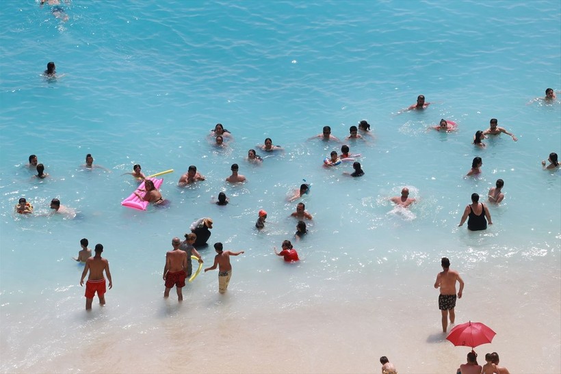 Antalya'nın turist akınına uğrayan Kaş ilçesinden enfes görüntüler! İşte dünyaca ünlü Kaputaj plajı - Resim: 22