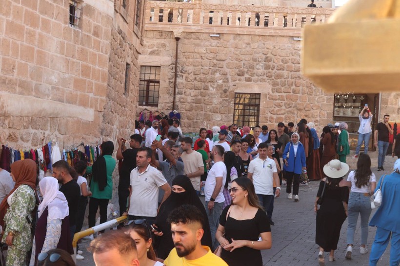 Dinler ve Diller Diyarı Midyat, Kurban Bayramı'nda rekor ziyaretçiye ulaştı - Resim: 2
