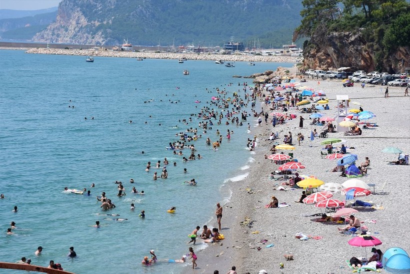 Antalya'ya 6 ayda hava yoluyla gelen turist sayısı 5.5 milyonu geçti! Rekor yine Ruslarda - Resim: 3