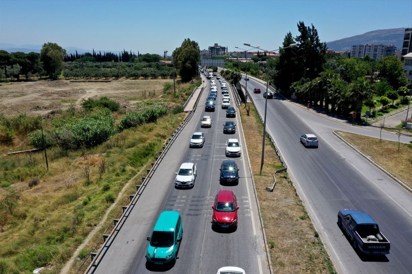 Kurban Bayramı tatili sona erdi! Tatilcilerin dönüşü uzun kuyruklar oluşturdu - Resim: 10