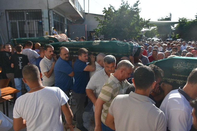 'Makas' katliamında hayatını kaybeden araç sürücüsü Özcan Özer'in son sözleri yürek yaktı! Meğer arabayı ailesi için ödünç almış - Resim: 9