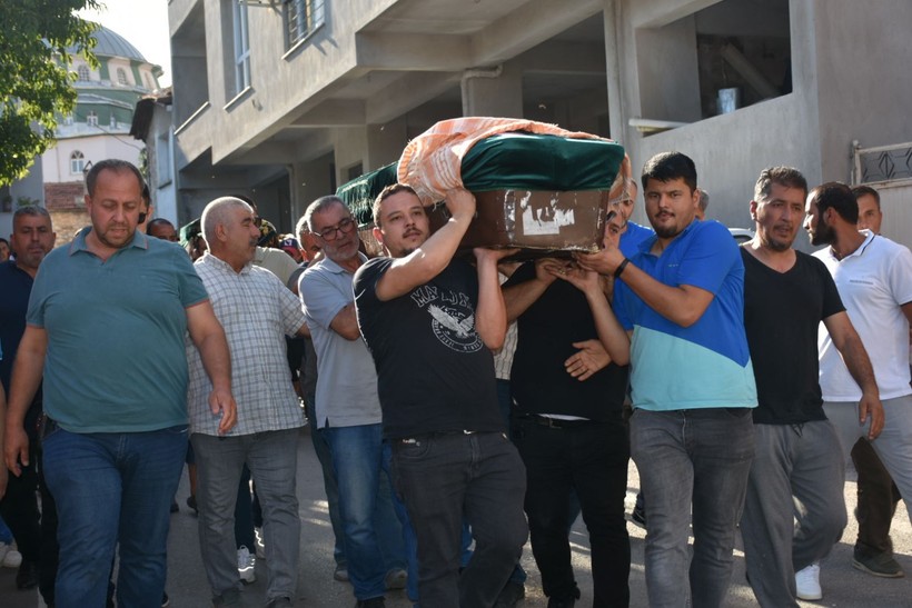 'Makas' katliamında hayatını kaybeden araç sürücüsü Özcan Özer'in son sözleri yürek yaktı! Meğer arabayı ailesi için ödünç almış - Resim: 11