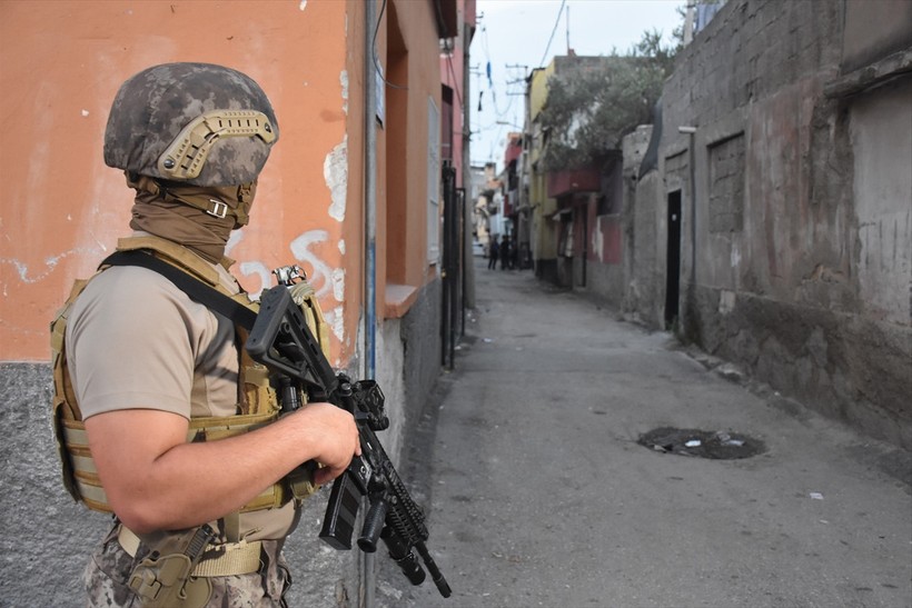 Adana'da DEAŞ operasyonu: Çok fazla gözaltı var - Resim : 1