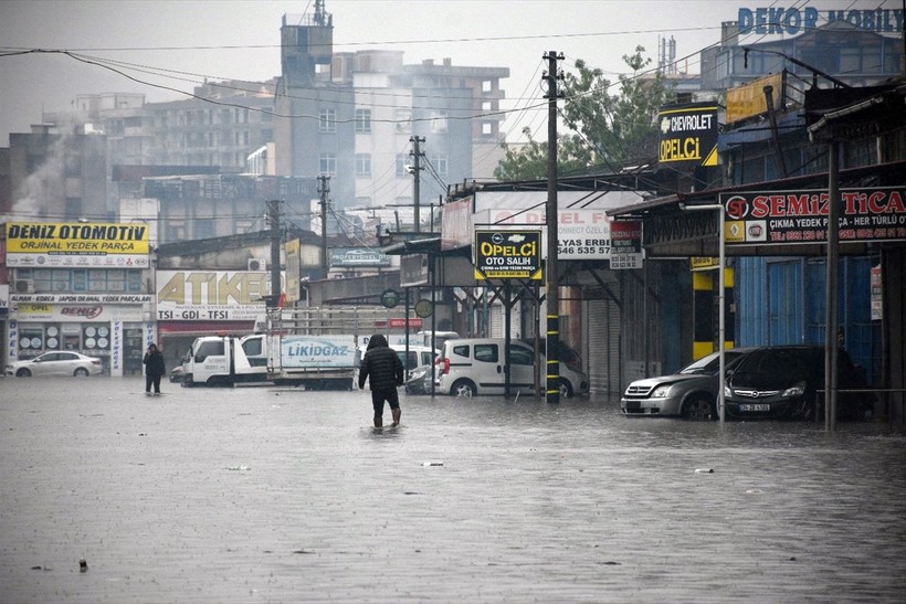 Sıcaklıklardan bunalan İstanbullulara 'hafta sonu' uyarısı: Sabah saatlerinden itibaren etkili olacak - Resim: 7
