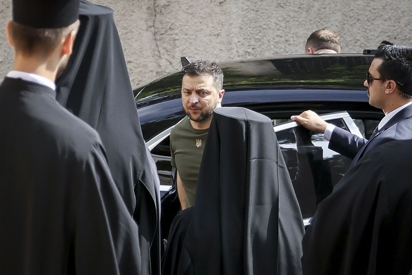 Ukrayna Devlet Başkanı Zelensky Fener Rum Patriği Bartholomeos ile görüştü - Resim: 1