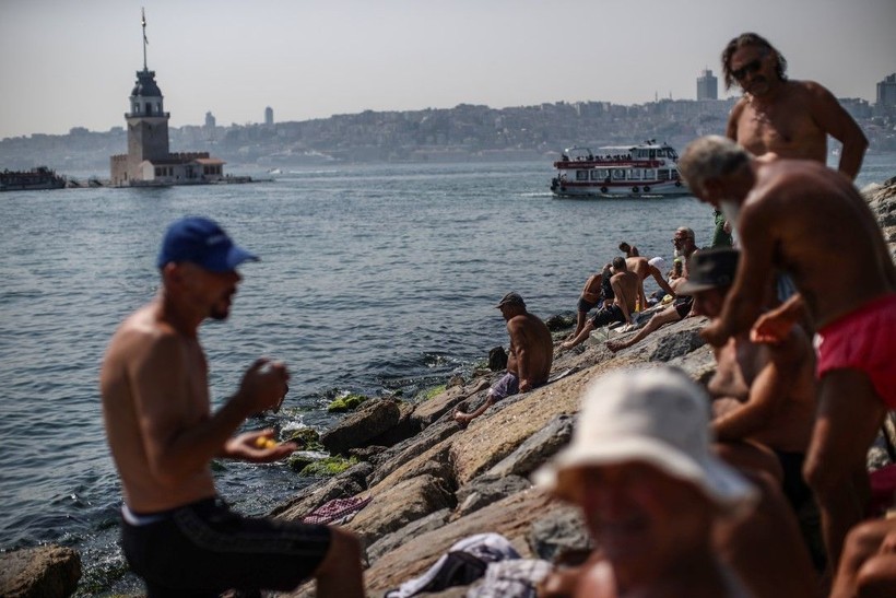 İşte İstanbul'un en sıcak ilçeleri! Sokaklar boş kaldı dışarı çıkan gölgelik aradı - Resim: 8
