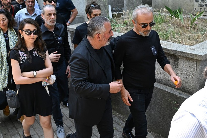 Paylaşım yapmadığı için eleştirilen Cem Yılmaz günler sonra paylaştı: En iyimiz oydu - Resim: 3