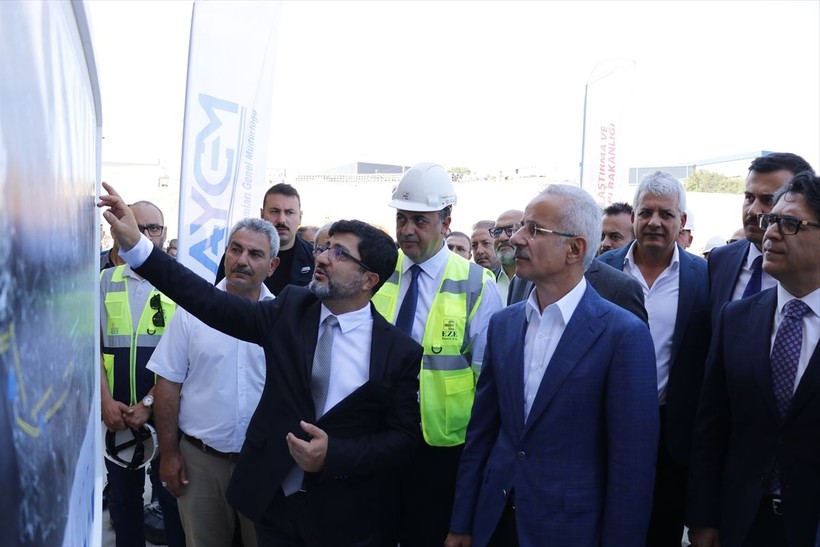 Ulaştırma ve Altyapı Bakanı Abdulkadir Uraloğlu açıkladı! Yeni hatla 1 saatlik yol 24 dakikaya inecek - Resim: 2