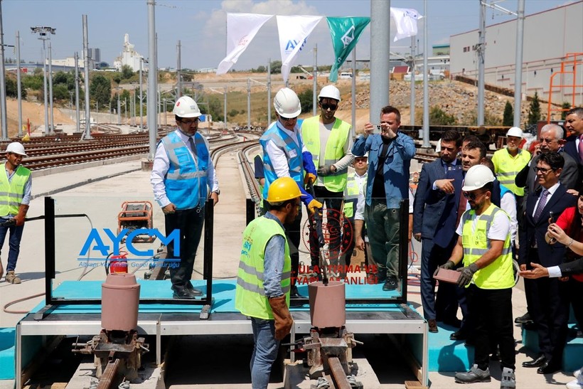 Ulaştırma ve Altyapı Bakanı Abdulkadir Uraloğlu açıkladı! Yeni hatla 1 saatlik yol 24 dakikaya inecek - Resim: 9