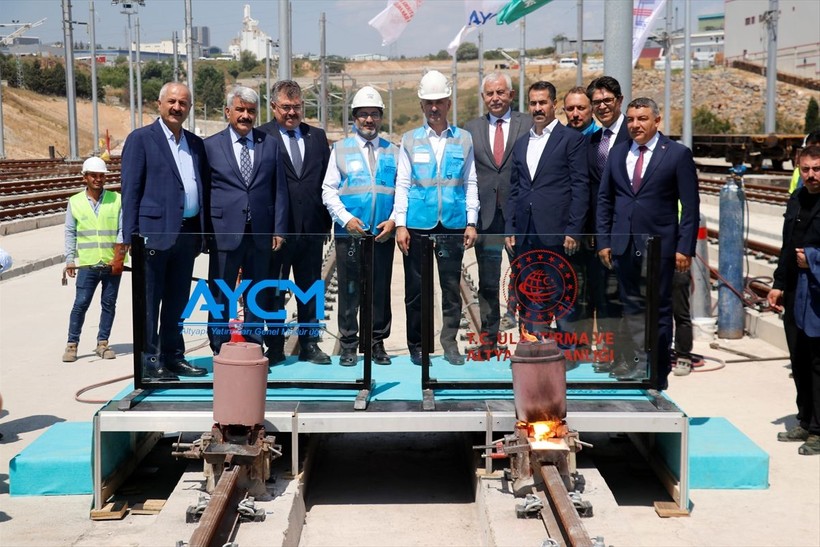 Ulaştırma ve Altyapı Bakanı Abdulkadir Uraloğlu açıkladı! Yeni hatla 1 saatlik yol 24 dakikaya inecek - Resim: 12