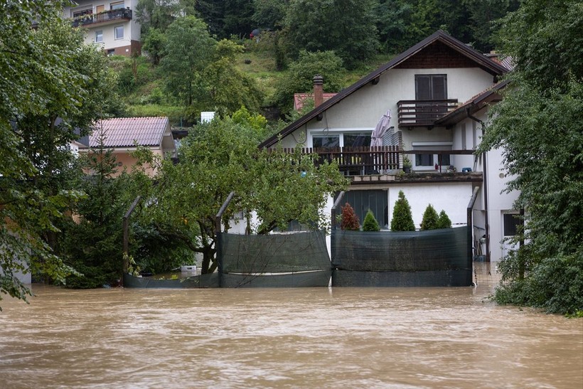 Slovenya'daki yaşanan sel afetinde bir kişi hayatını kaybetti - Resim: 6