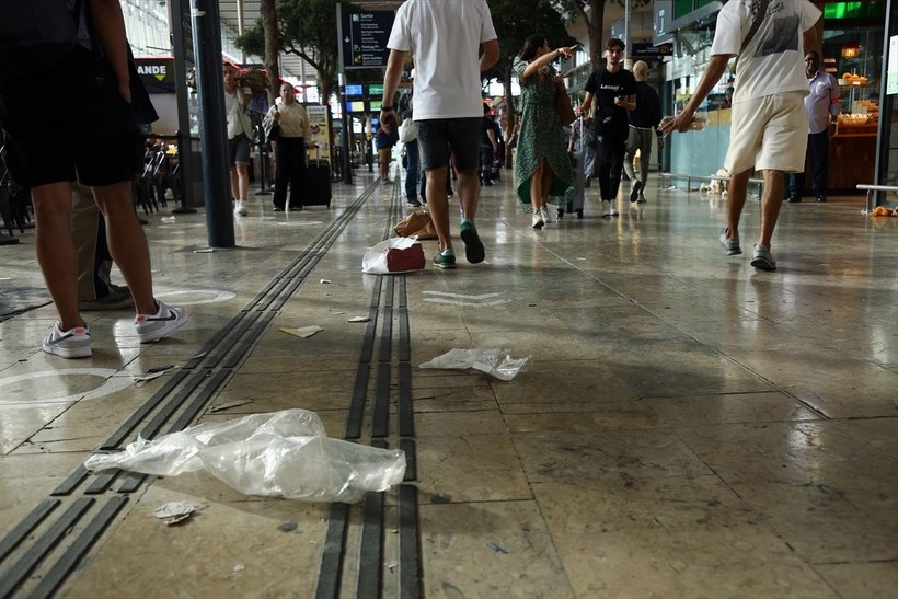 Saint-Charles çöp yuvası oldu! Fransa'da işçiler grevde - Resim: 22
