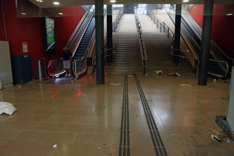 Saint-Charles çöp yuvası oldu! Fransa'da işçiler grevde - Resim: 28