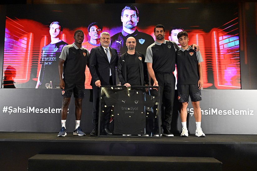 Hatayspor'a yeni sponsor! Volkan Demirel formaları tanıttı - Resim : 2