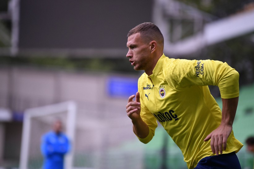 Fenerbahçe'nin yıldızı Edin Dzeko'nun son durumu merak ediliyordu! Galatasaray derbisine günler kala... - Resim : 3