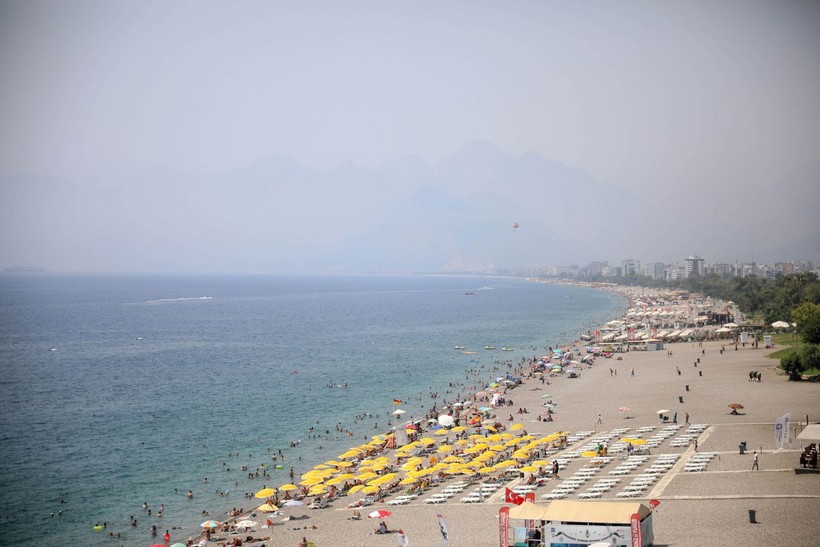 Antalya'da uçaklar nem bulutundan inemedi! Şehirde hem yüzde 89 olarak ölçüldü - Resim: 1