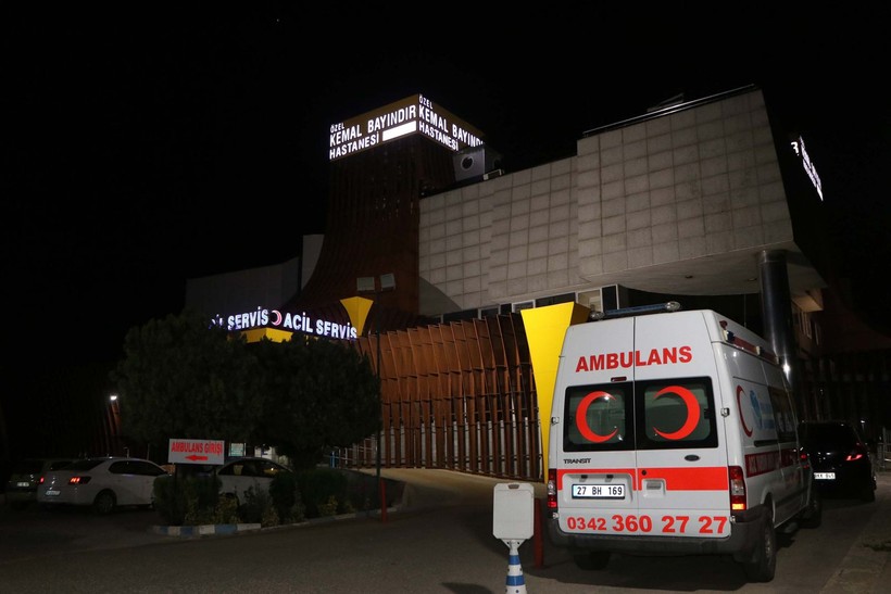 Gaziantep'te hastanede skandal! Hasta yakınları acil serviste doktoru demir sopayla dövdü! O anlar kamerada - Resim: 3