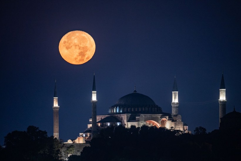 Mavi Ay olarak da bilinen Süper Ay İstanbul'da görsel şölen oluşturdu - Resim: 3