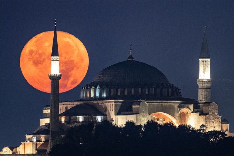 Mavi Ay olarak da bilinen Süper Ay İstanbul'da görsel şölen oluşturdu - Resim: 7